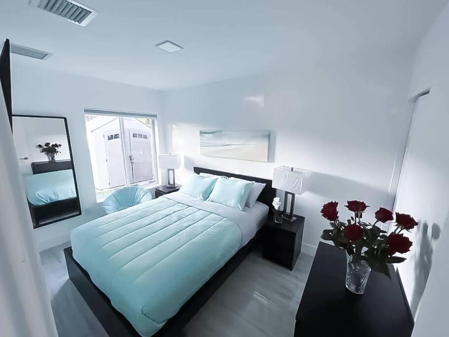 Modern Lux 3br 2ba With Heated Pool Holiday home *