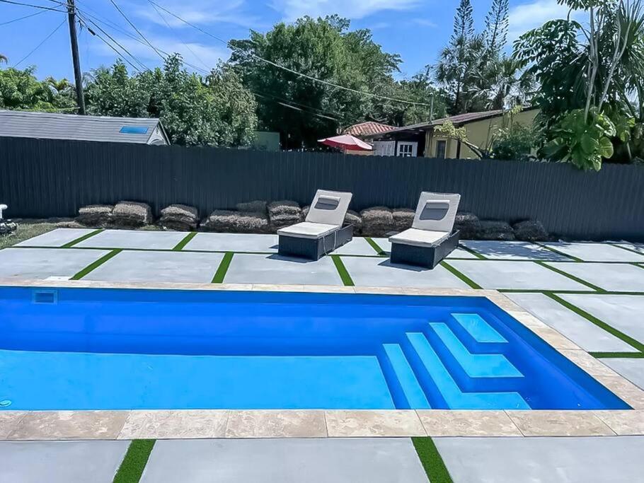 Modern Lux 3br 2ba With Heated Pool Holiday home