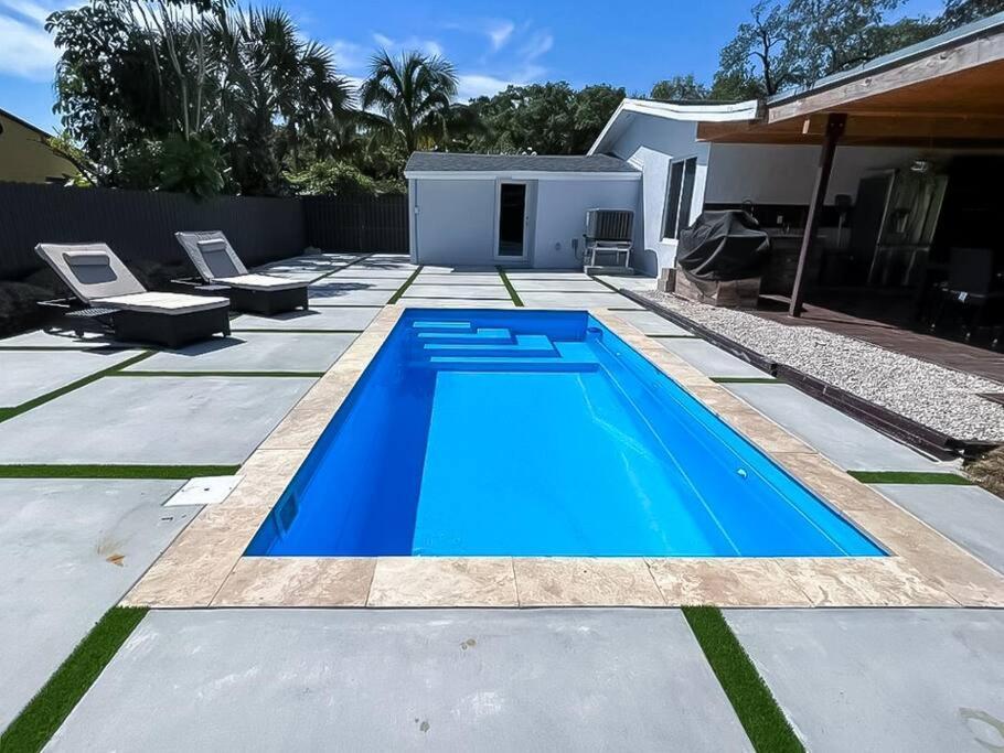 Modern Lux 3br 2ba With Heated Pool Holiday home *