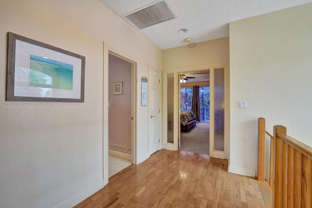 Blissful In Amazing Location With Heated Pool 3 Blocks To In Your Toes! Villa *