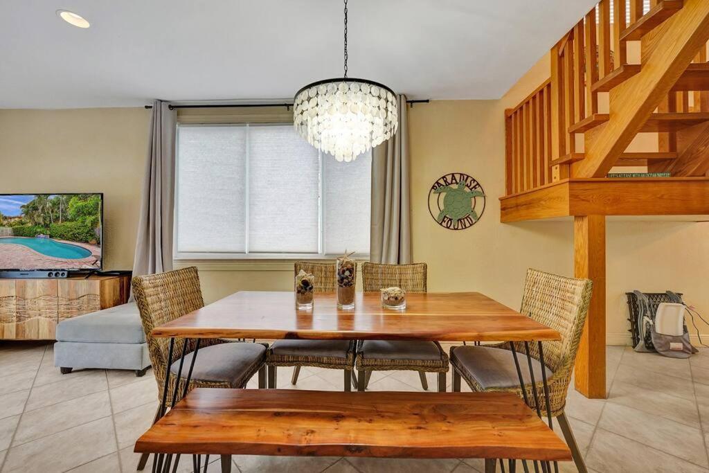 Blissful In Amazing Location With Heated Pool 3 Blocks To In Your Toes! * Fort Lauderdale