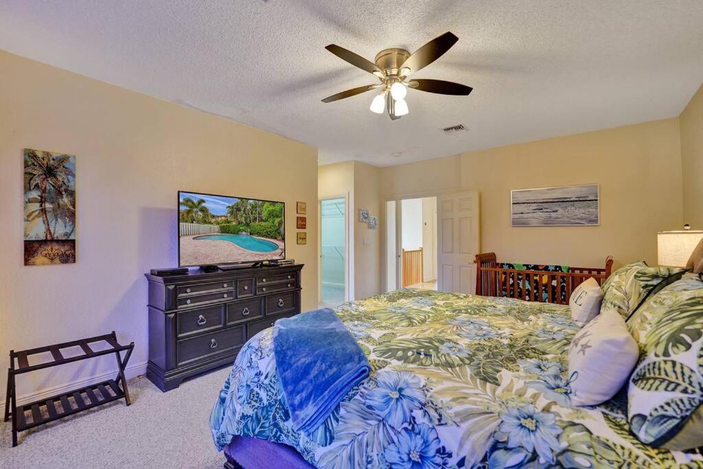 Blissful In Amazing Location With Heated Pool 3 Blocks To In Your Toes!