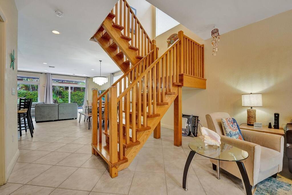 Blissful In Amazing Location With Heated Pool 3 Blocks To In Your Toes! *