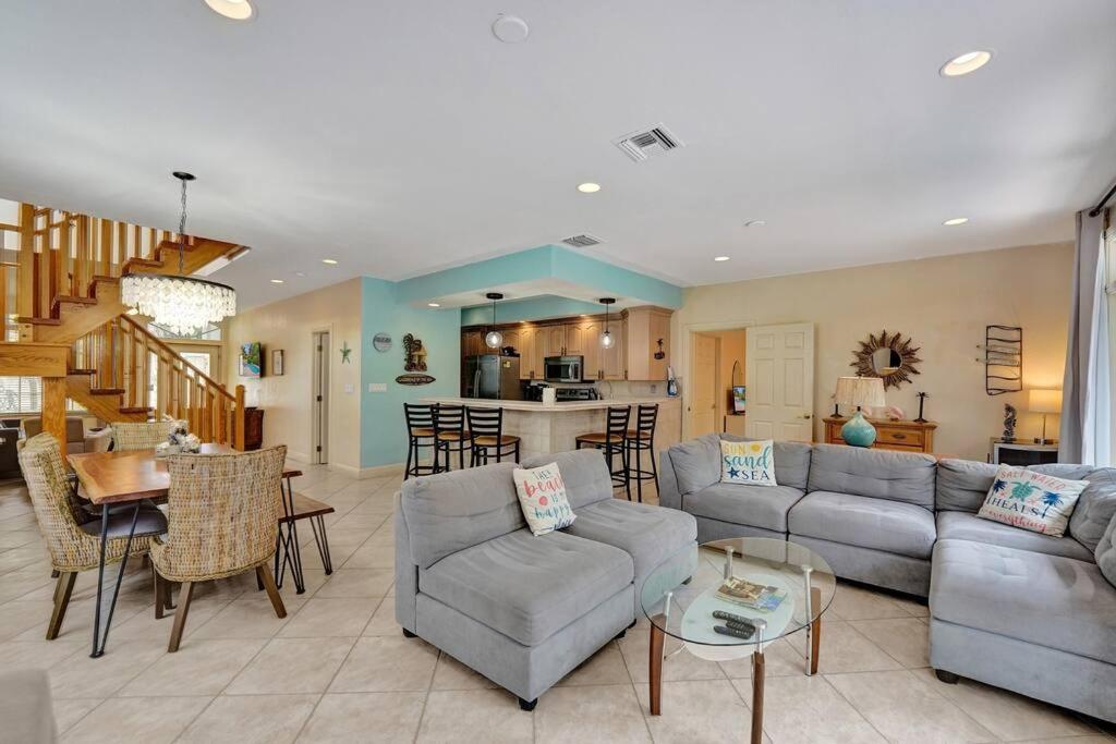 Villa Blissful In Amazing Location With Heated Pool 3 Blocks To In Your Toes! Fort Lauderdale