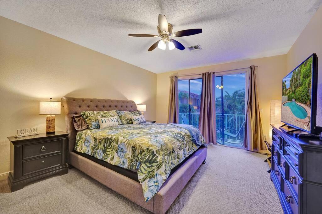 Blissful In Amazing Location With Heated Pool 3 Blocks To In Your Toes! Fort Lauderdale