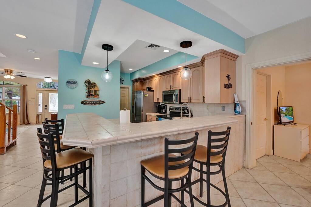 Villa Blissful In Amazing Location With Heated Pool 3 Blocks To In Your Toes! Fort Lauderdale