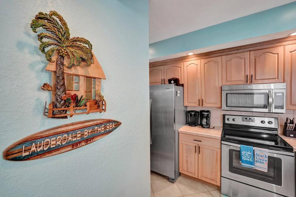 Blissful In Amazing Location With Heated Pool 3 Blocks To In Your Toes! Fort Lauderdale