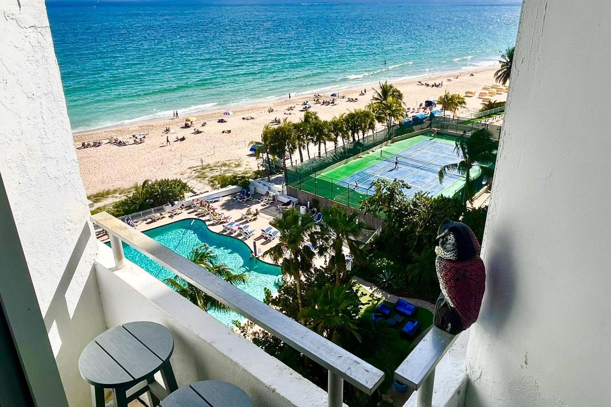 Oceanfront Luxury Renovated Getaway! Apartment Fort Lauderdale