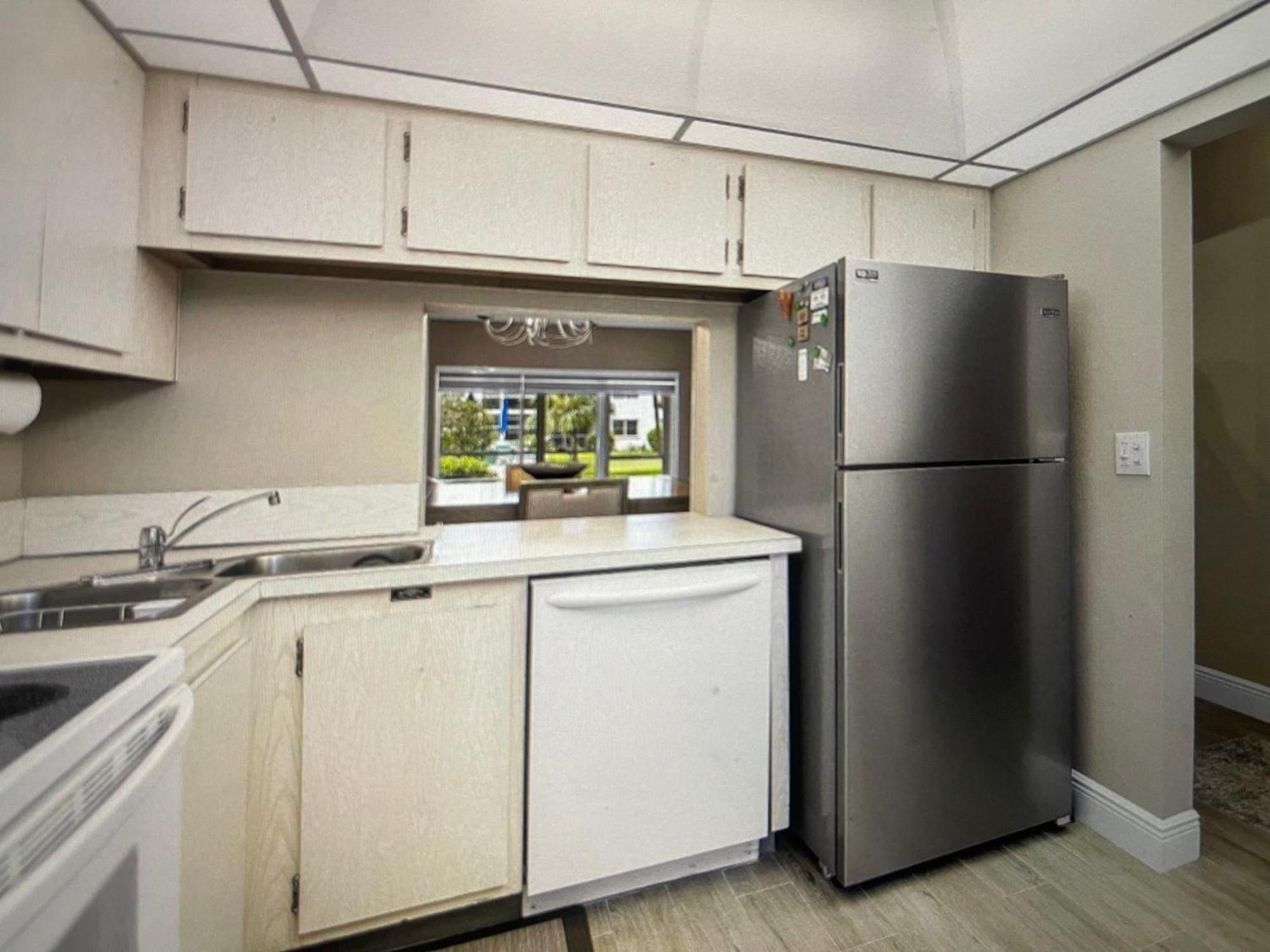 A Block From The Beach! Charming Get-a-way At The Fort Lauderdale