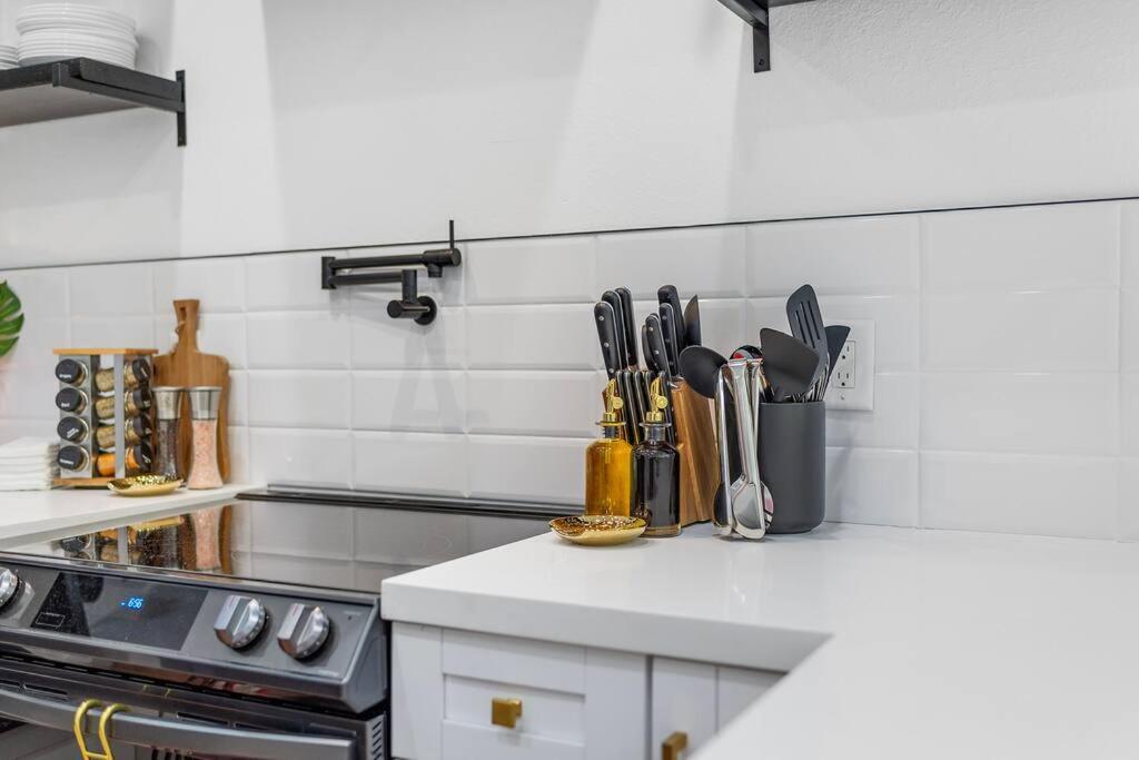 Stylish 4-bedroom Near Downtown Lauderdale Holiday home *