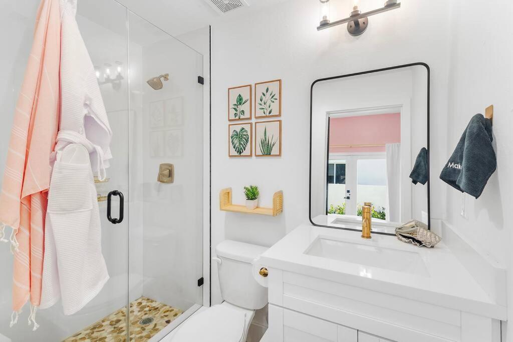 Stylish 4-bedroom Near Downtown Lauderdale *