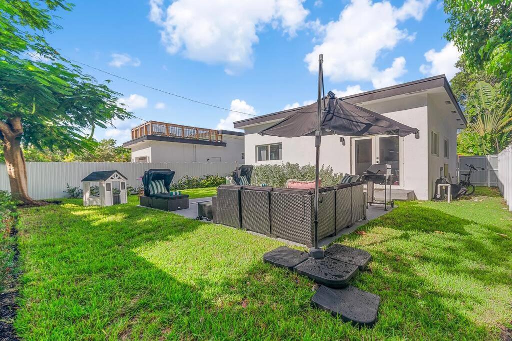 Stylish 4-bedroom Near Downtown Lauderdale Holiday home Fort Lauderdale