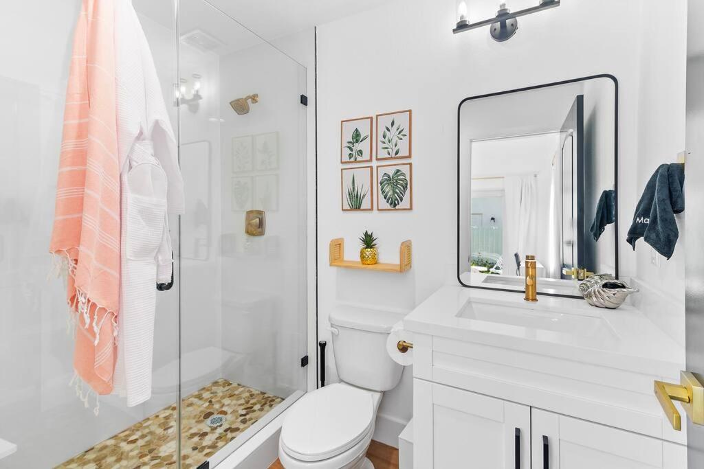 Stylish 4-bedroom Near Downtown Lauderdale