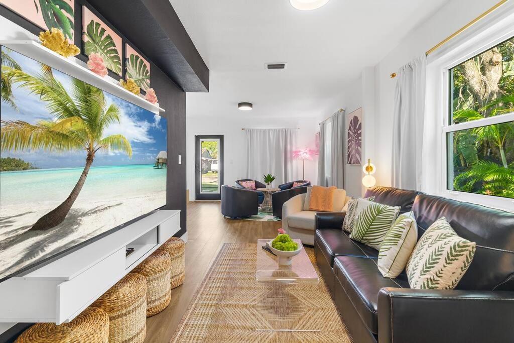 Stylish 4-bedroom Near Downtown Lauderdale