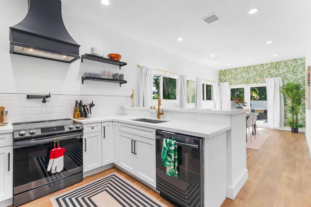 Stylish 4-bedroom Near Downtown Lauderdale * Fort Lauderdale