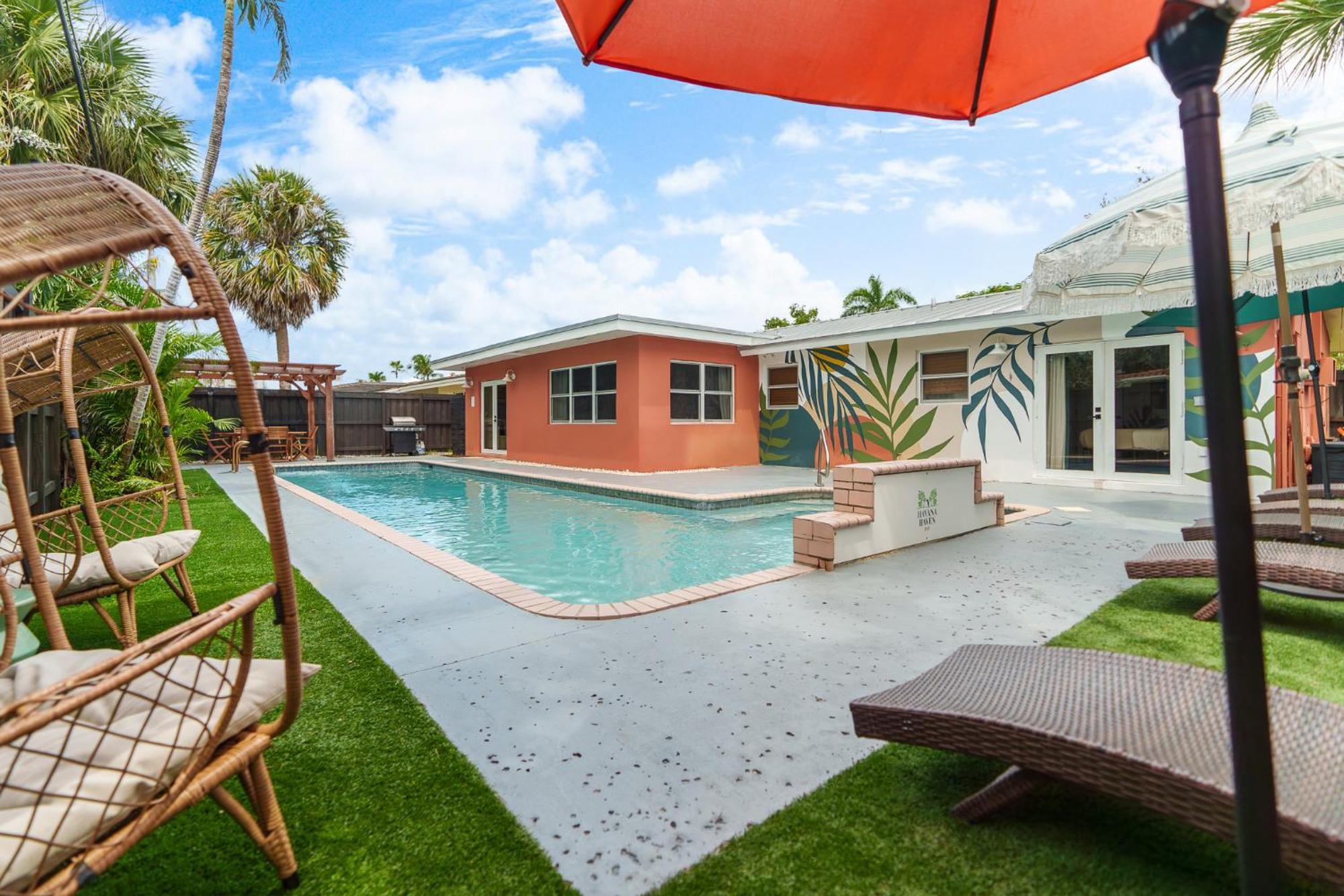 Holiday home Havana Haven By Bk - Family Friendly - Close To - Large Heated Pool - 4 Beds - Sleeps 8 *