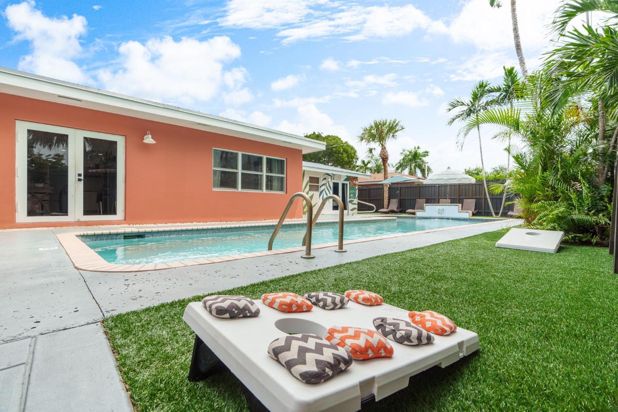 Havana Haven By Bk - Family Friendly - Close To - Large Heated Pool - 4 Beds - Sleeps 8