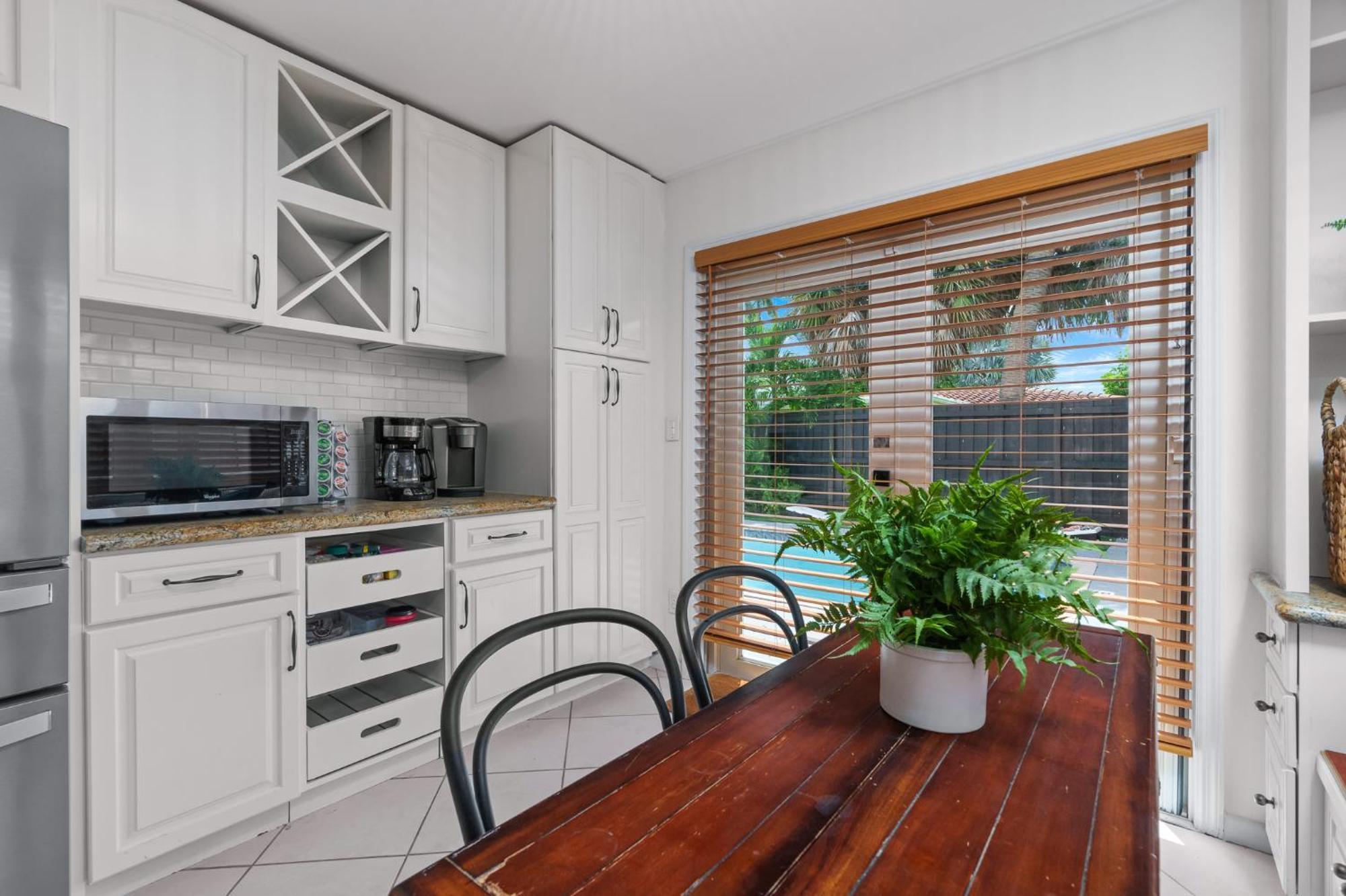 Havana Haven By Bk - Family Friendly - Close To - Large Heated Pool - 4 Beds - Sleeps 8 Holiday home