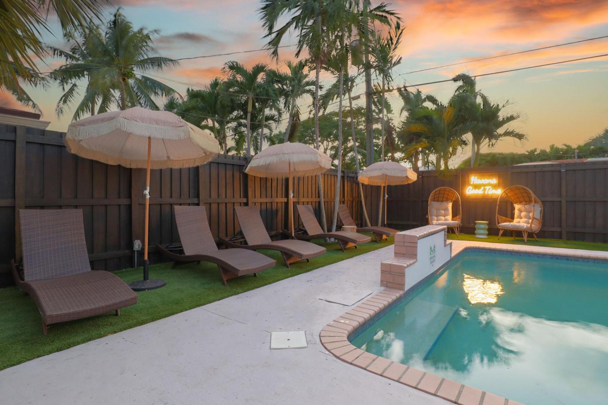 Holiday home Havana Haven By Bk - Family Friendly - Close To - Large Heated Pool - 4 Beds - Sleeps 8 Fort Lauderdale