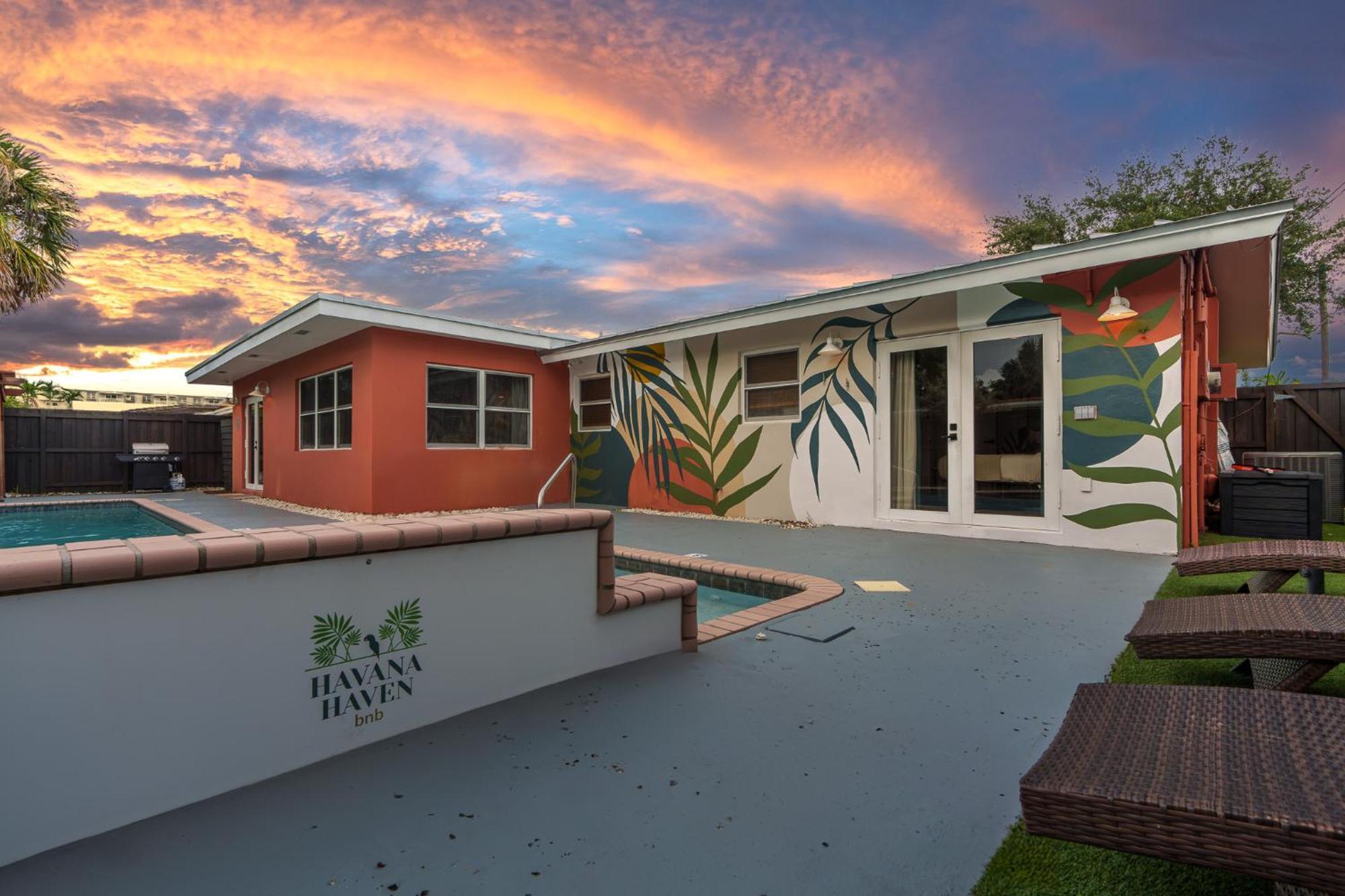 Havana Haven By Bk - Family Friendly - Close To - Large Heated Pool - 4 Beds - Sleeps 8 Holiday home