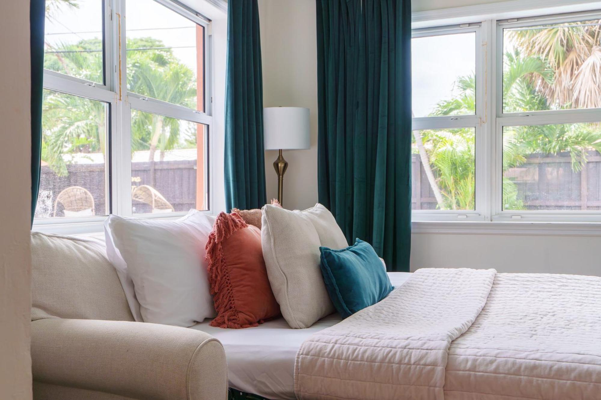 Holiday home Havana Haven By Bk - Family Friendly - Close To - Large Heated Pool - 4 Beds - Sleeps 8