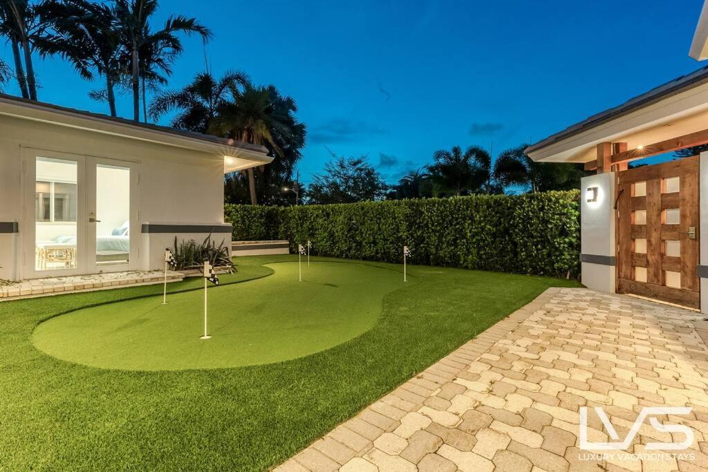Holiday home Imperial- Waterfront Wlk2bch Heated Pool