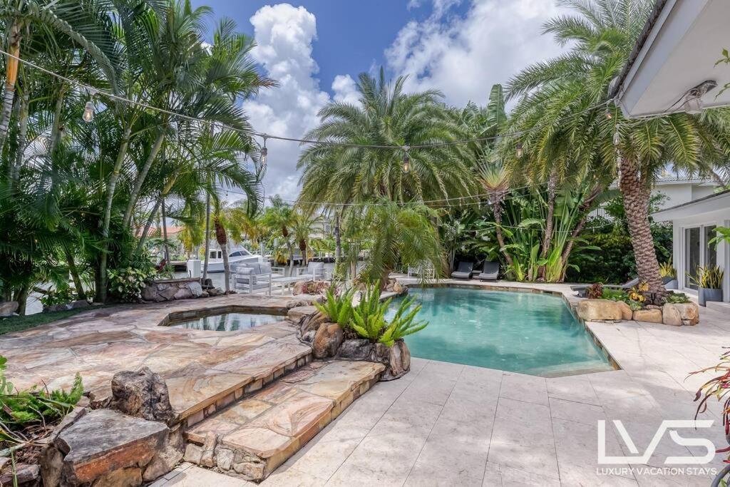 Holiday home Imperial- Waterfront Wlk2bch Heated Pool *