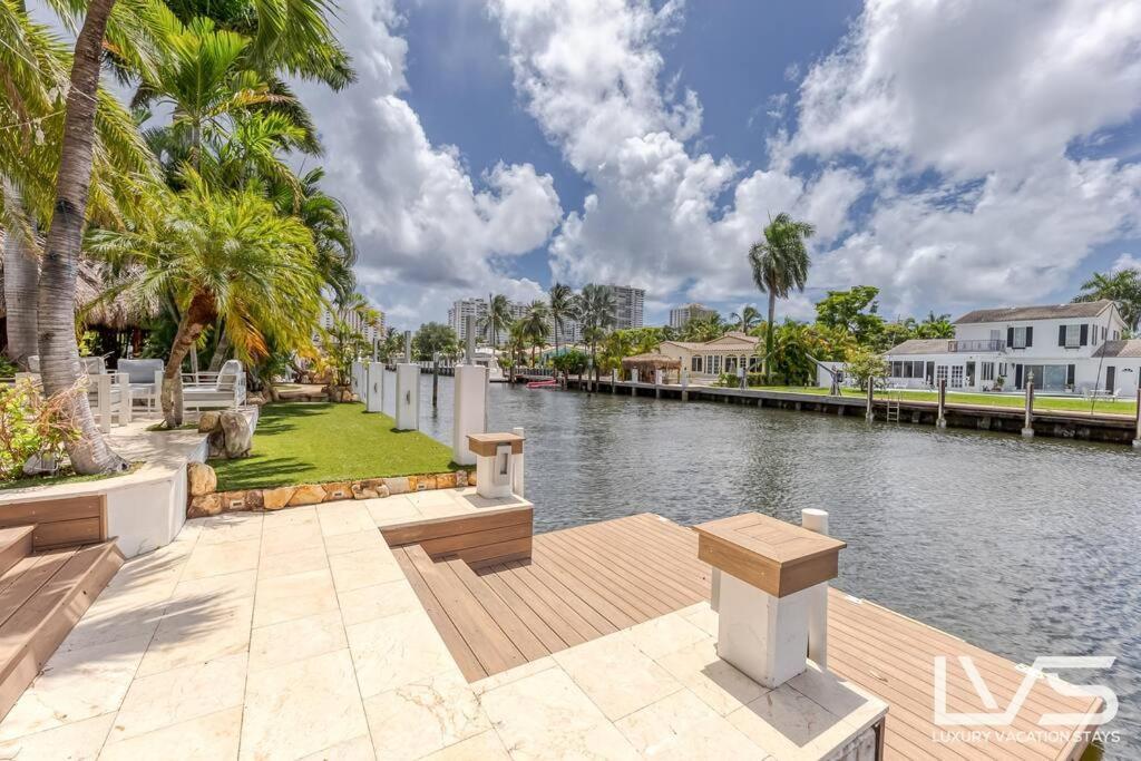 Imperial- Waterfront Wlk2bch Heated Pool Holiday home