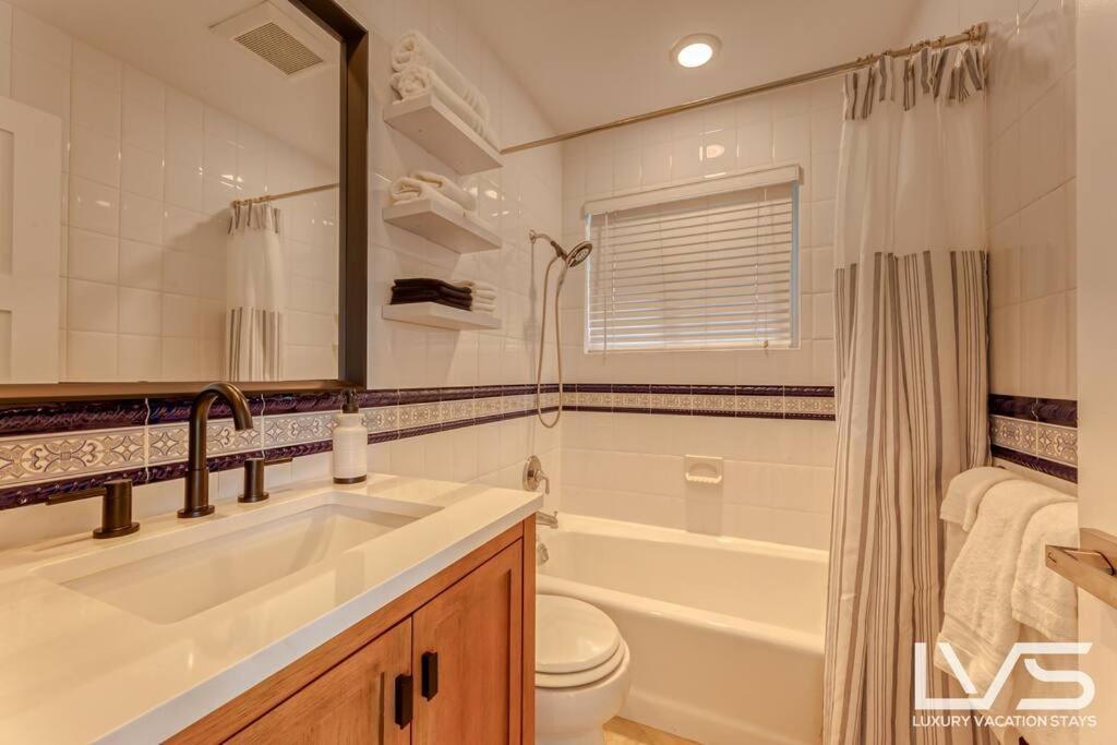 Imperial- Waterfront Wlk2bch Heated Pool Holiday home