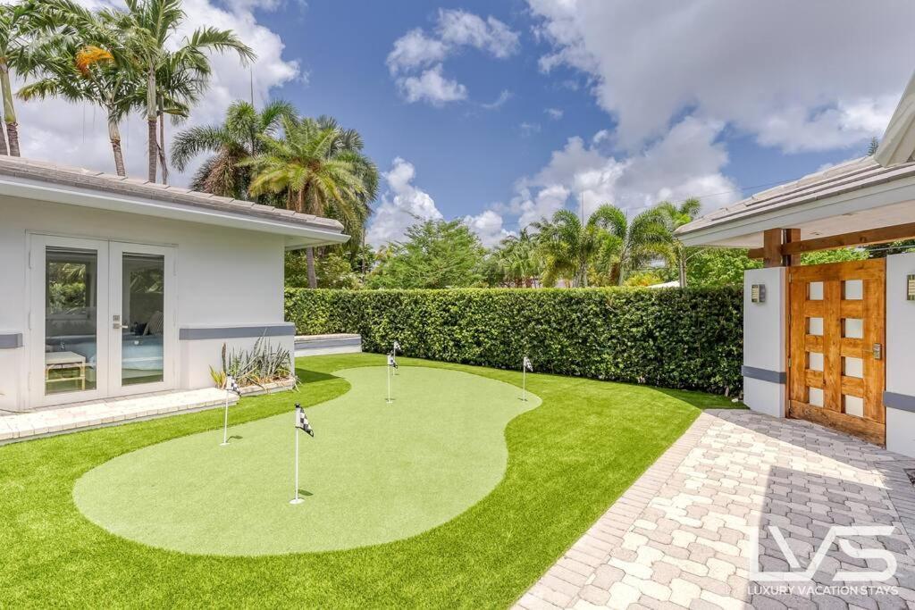 Holiday home Imperial- Waterfront Wlk2bch Heated Pool