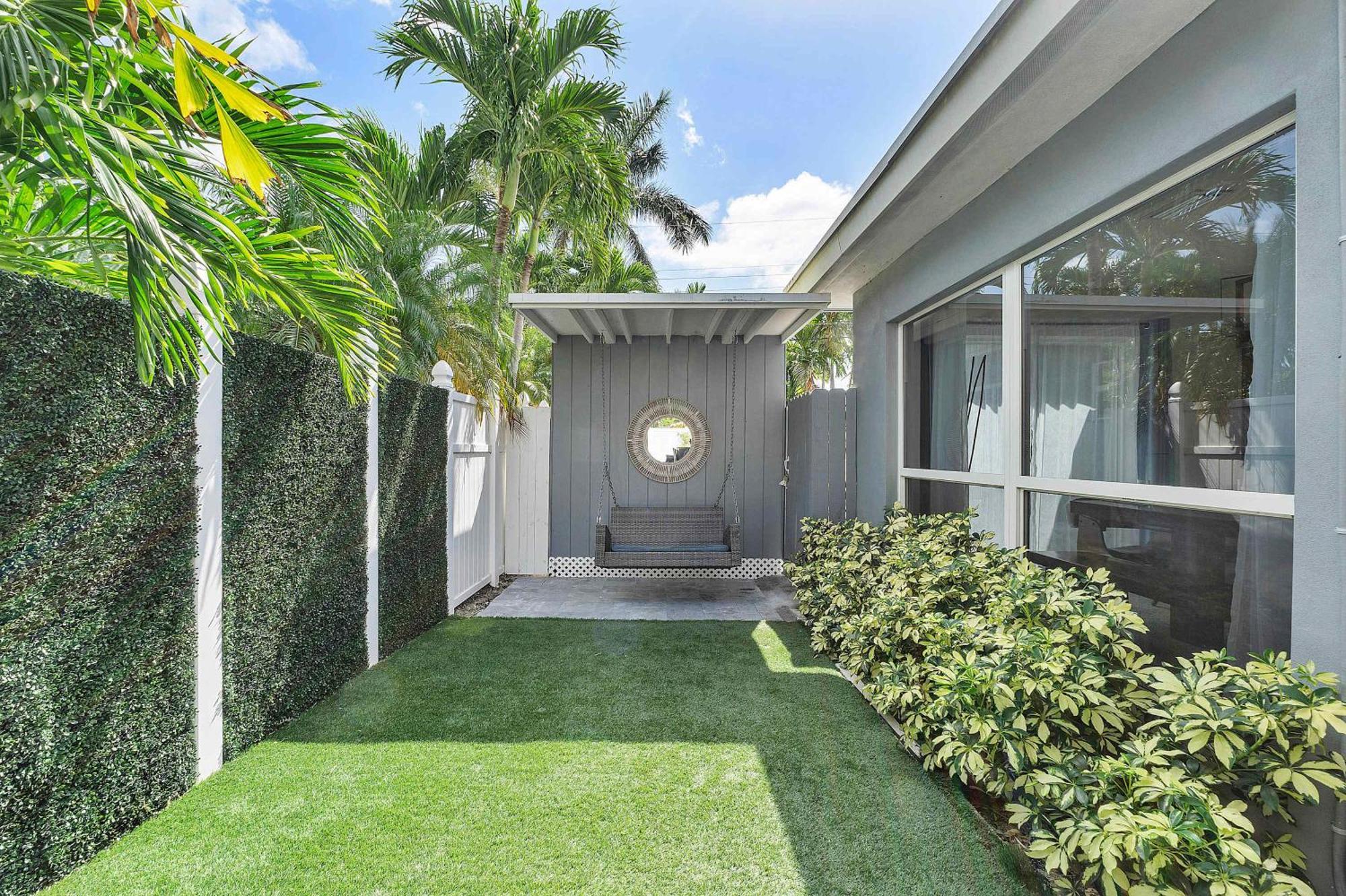 Holiday home Modern In Ftl Hot Tub & Dogs Welcome *