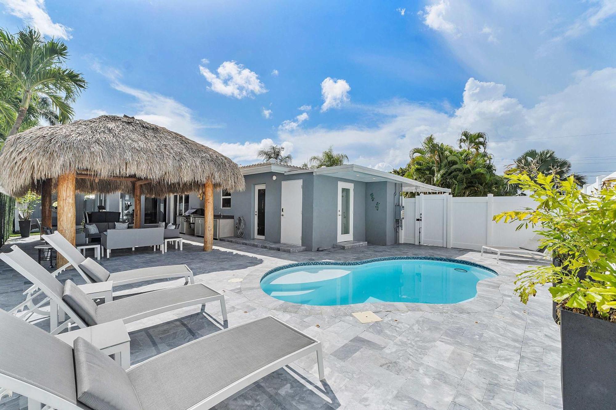 Modern In Ftl Hot Tub & Dogs Welcome * Fort Lauderdale