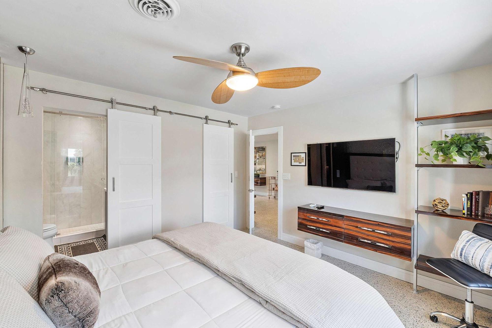 Holiday home Modern In Ftl Hot Tub & Dogs Welcome *