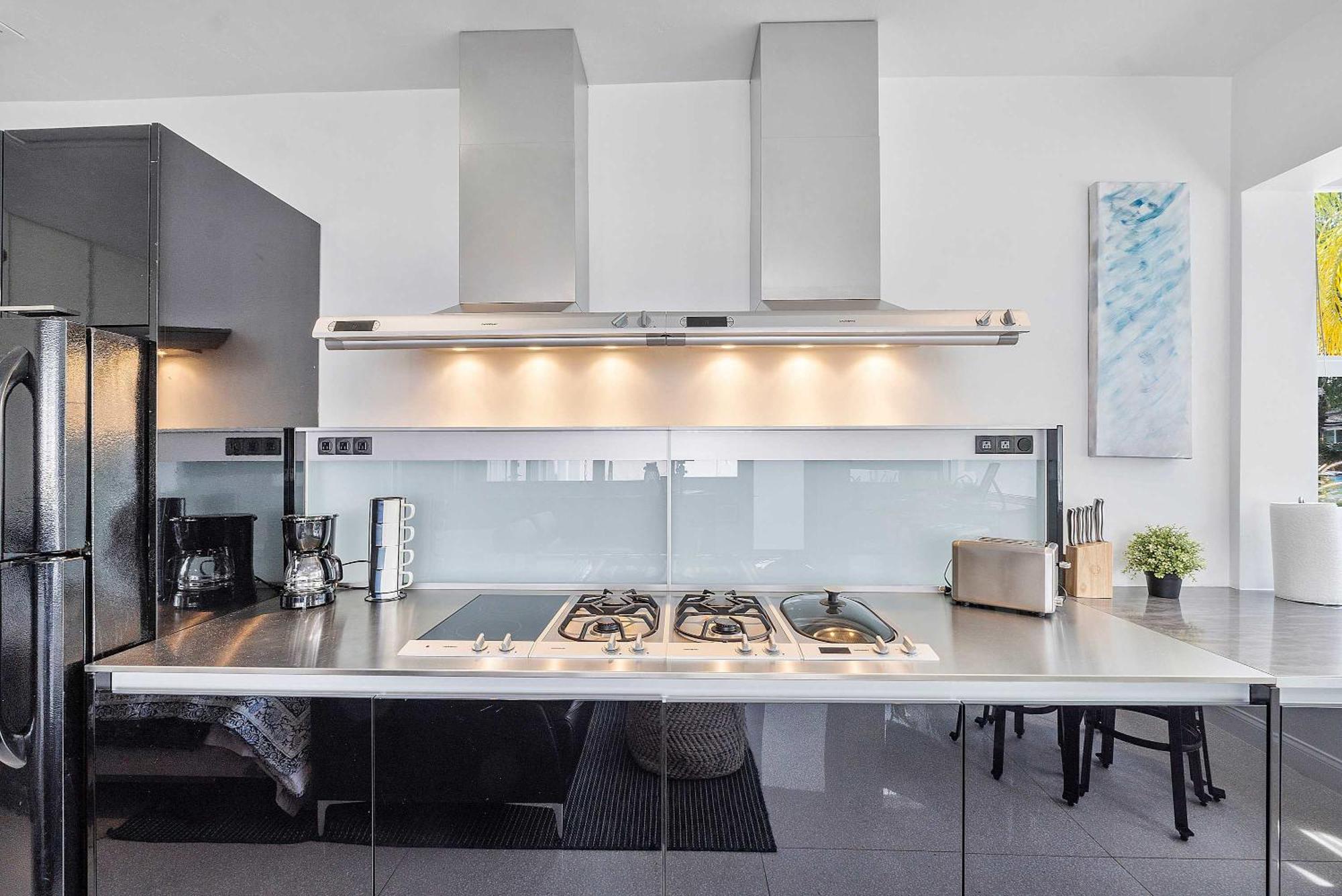 Modern In Ftl Hot Tub & Dogs Welcome * Fort Lauderdale