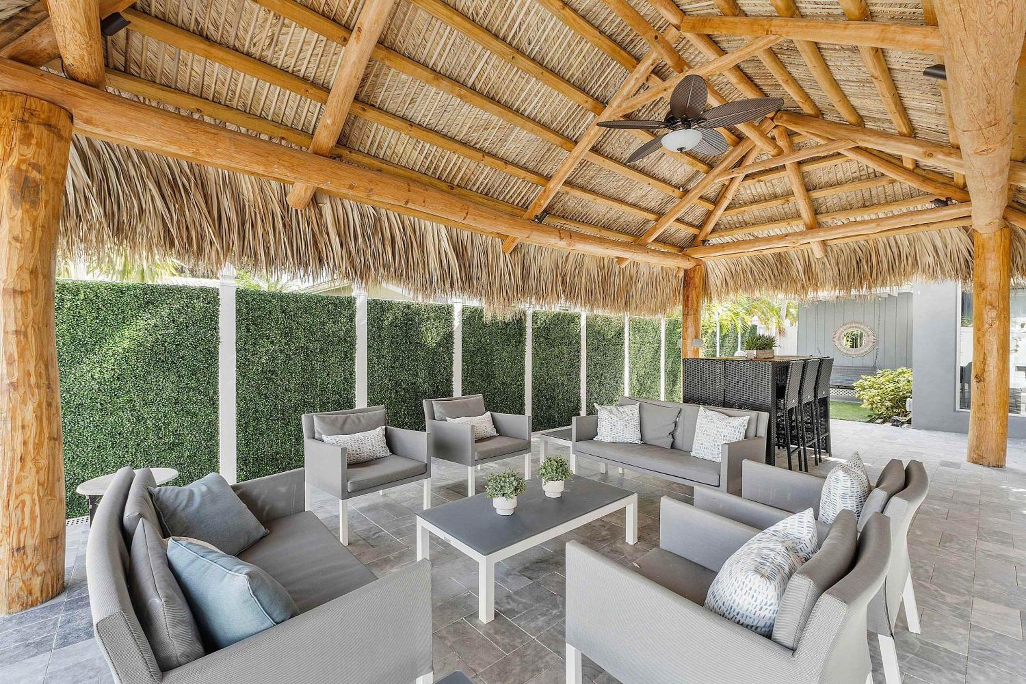 Holiday home Modern In Ftl Hot Tub & Dogs Welcome