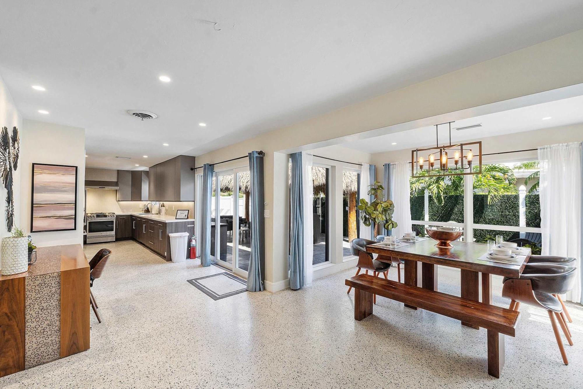 Modern In Ftl Hot Tub & Dogs Welcome * Fort Lauderdale