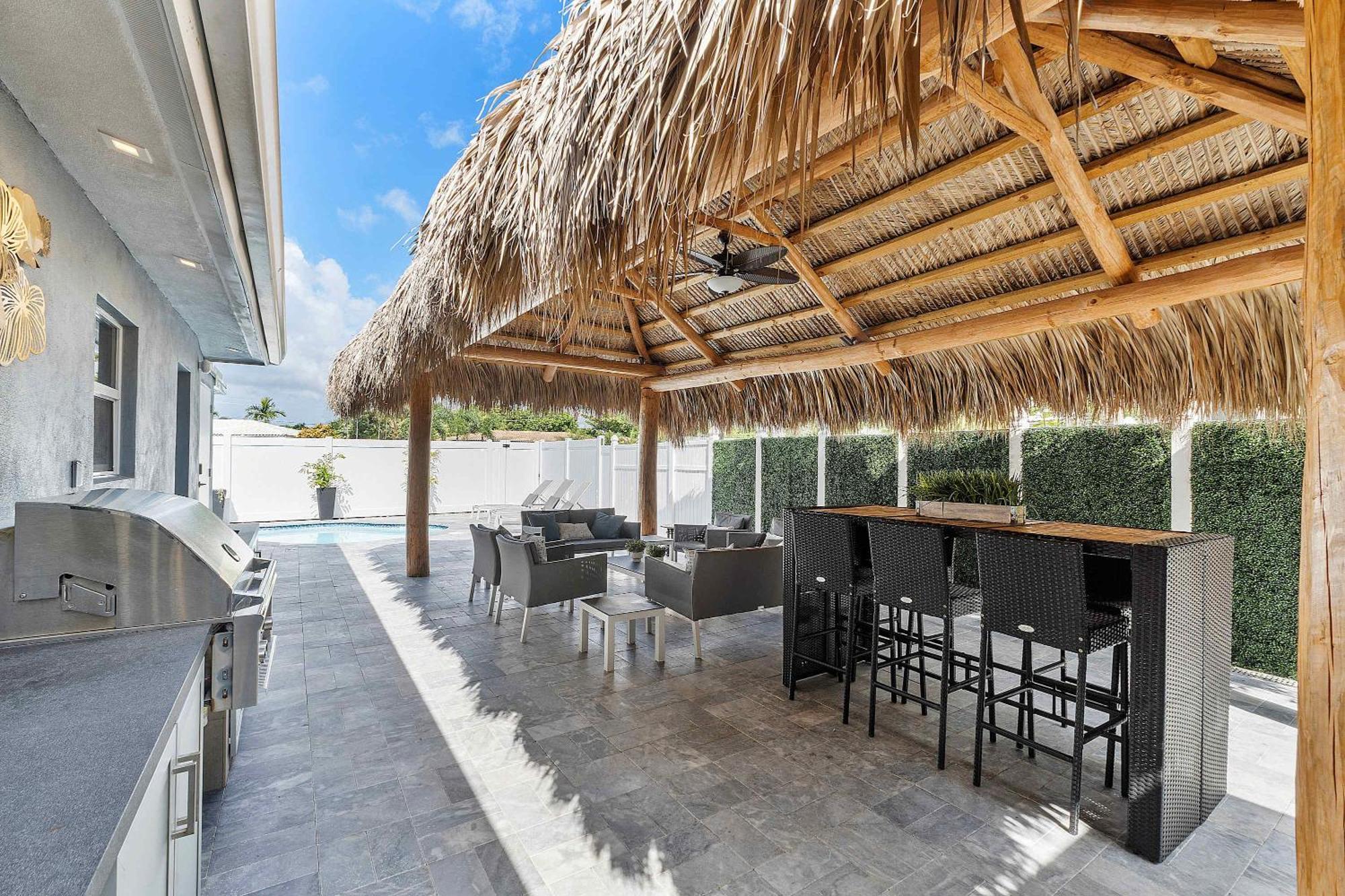 Modern In Ftl Hot Tub & Dogs Welcome Holiday home