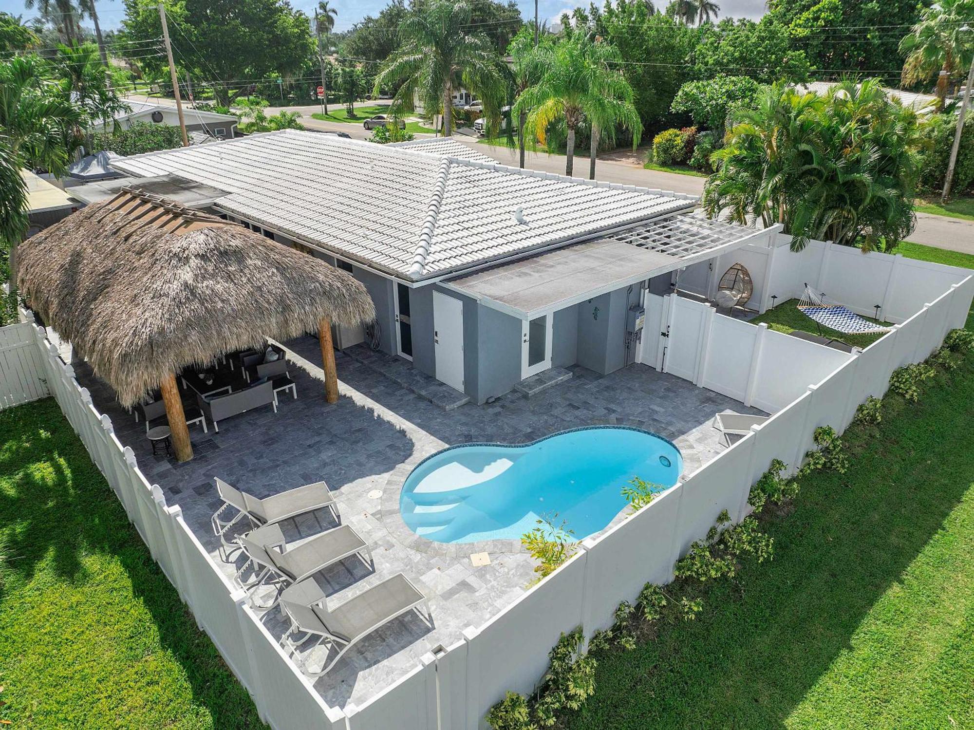 Holiday home Modern In Ftl Hot Tub & Dogs Welcome