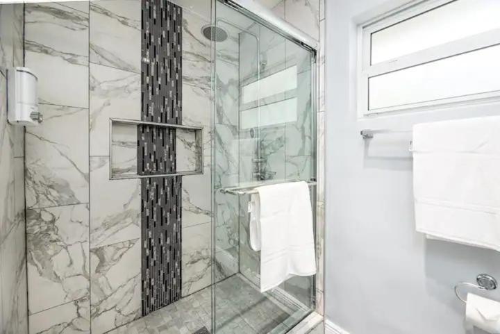 Cozy Getaway With Pool And Putting Unit 1 Apartment Fort Lauderdale