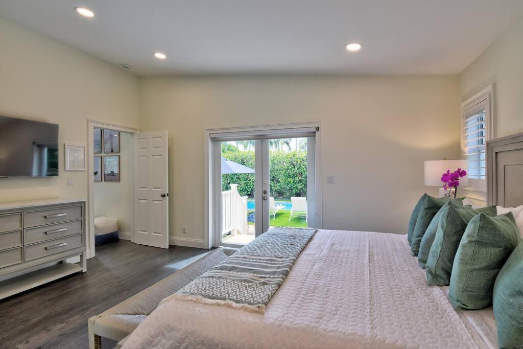 Villa Gorgeous Olas - Heated Pool, Close To