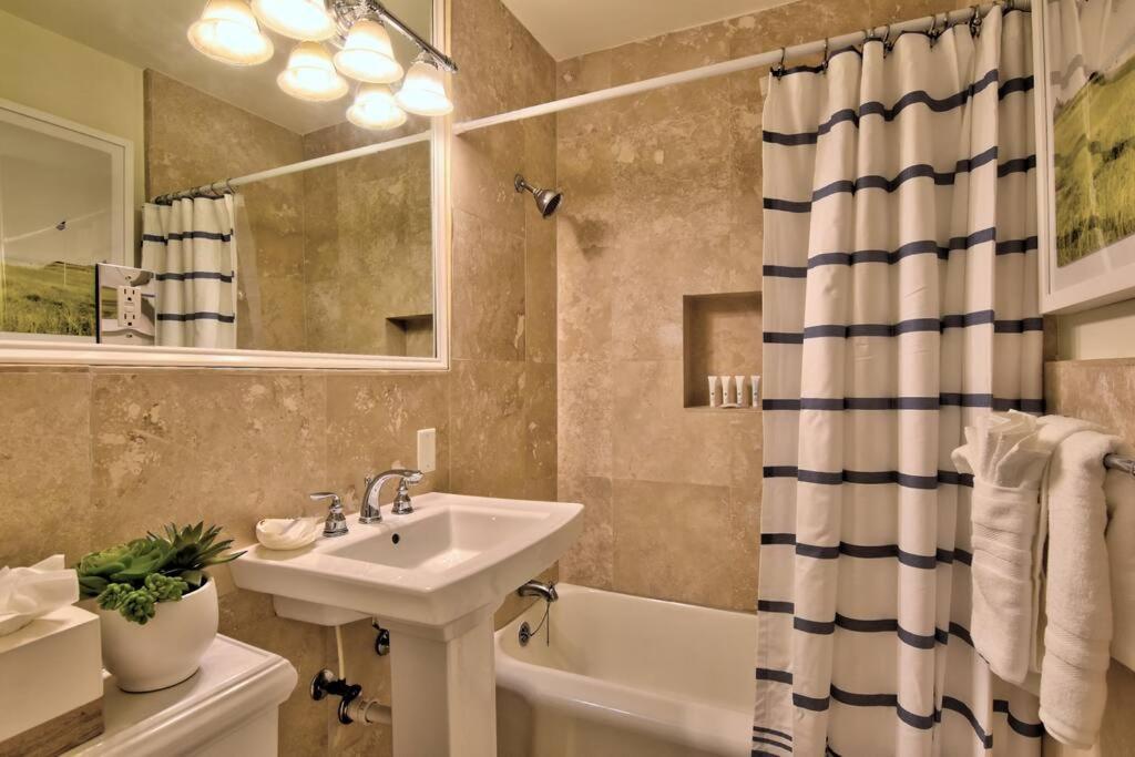 Gorgeous Olas - Heated Pool, Close To