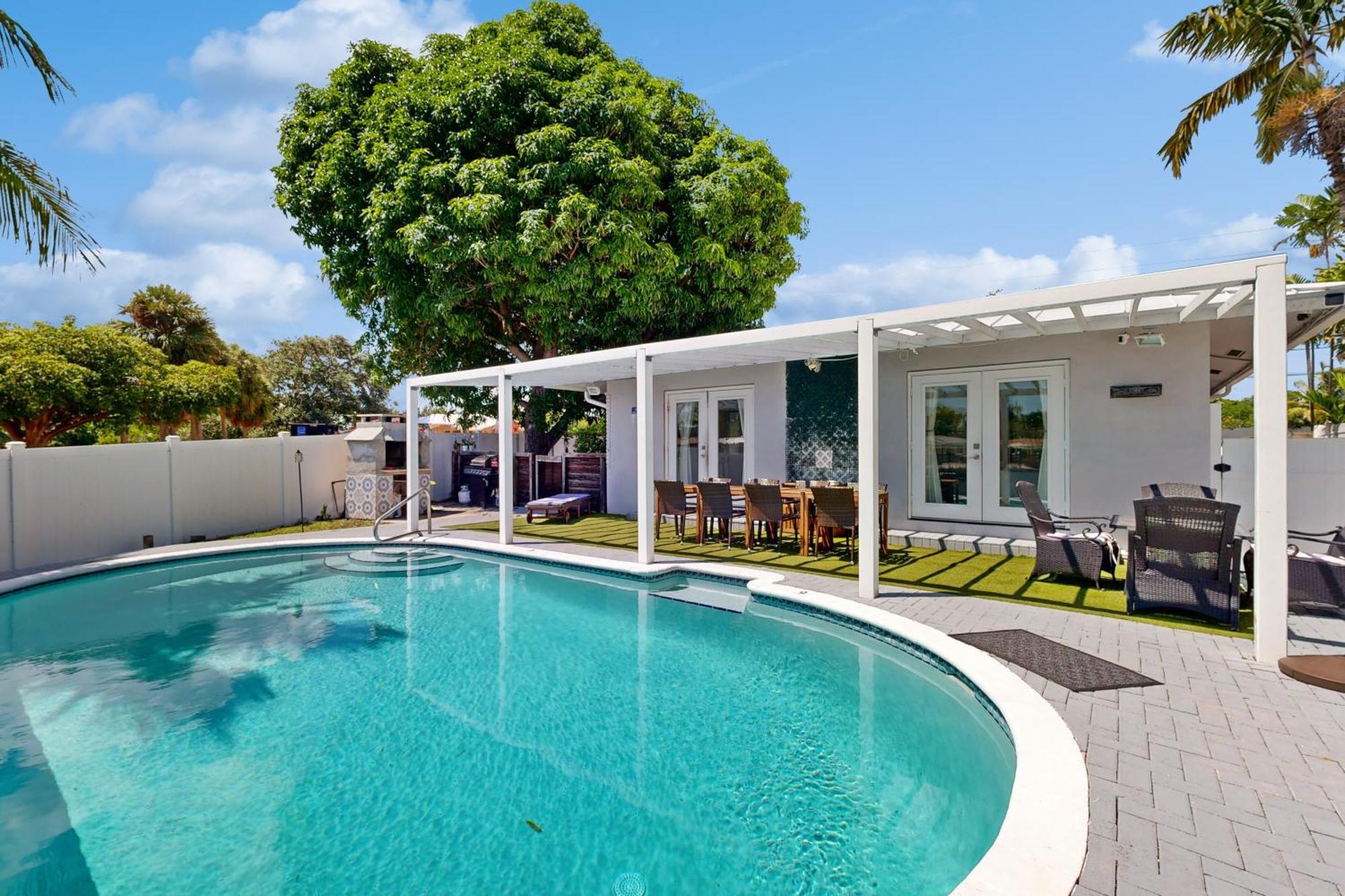 The Manors Waterfront Oasis