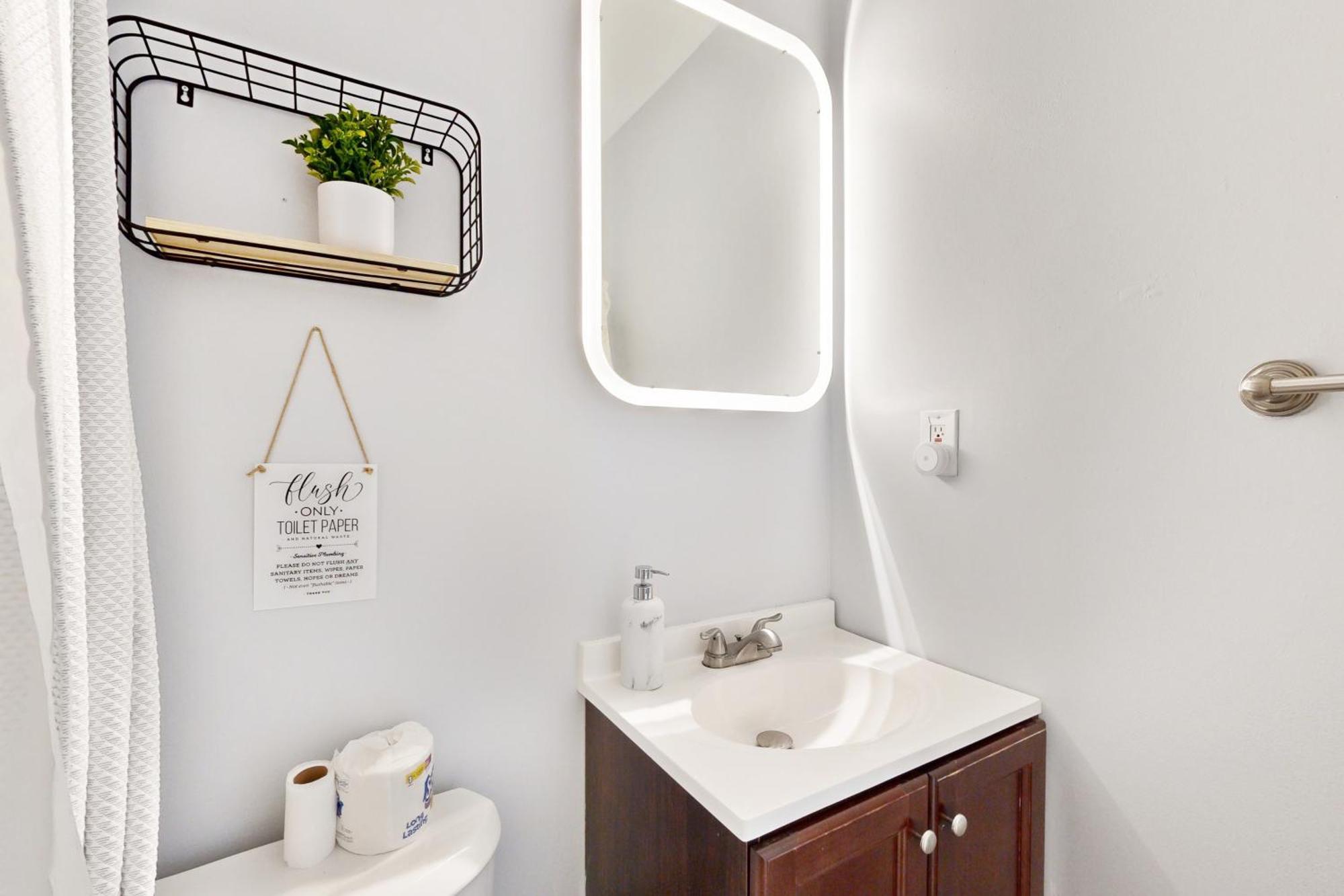 The Manors Waterfront Oasis Apartment *