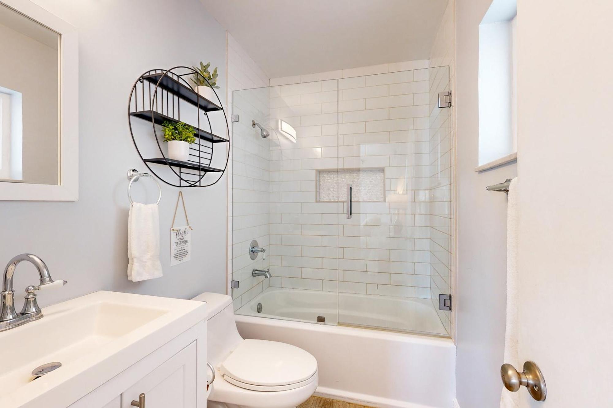 The Manors Waterfront Oasis Apartment