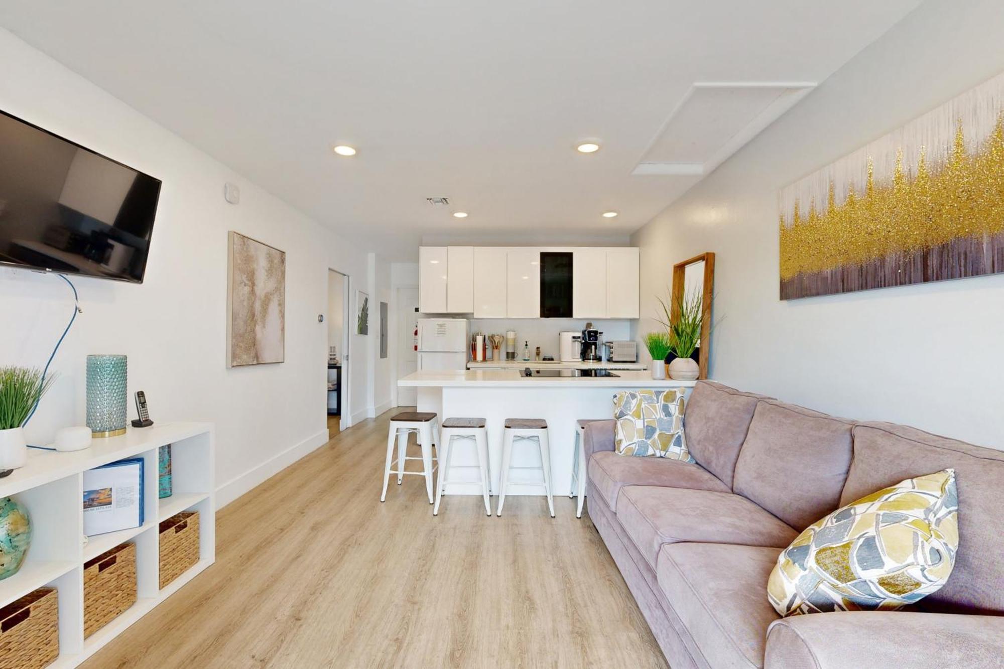 The Manors Waterfront Oasis Apartment *