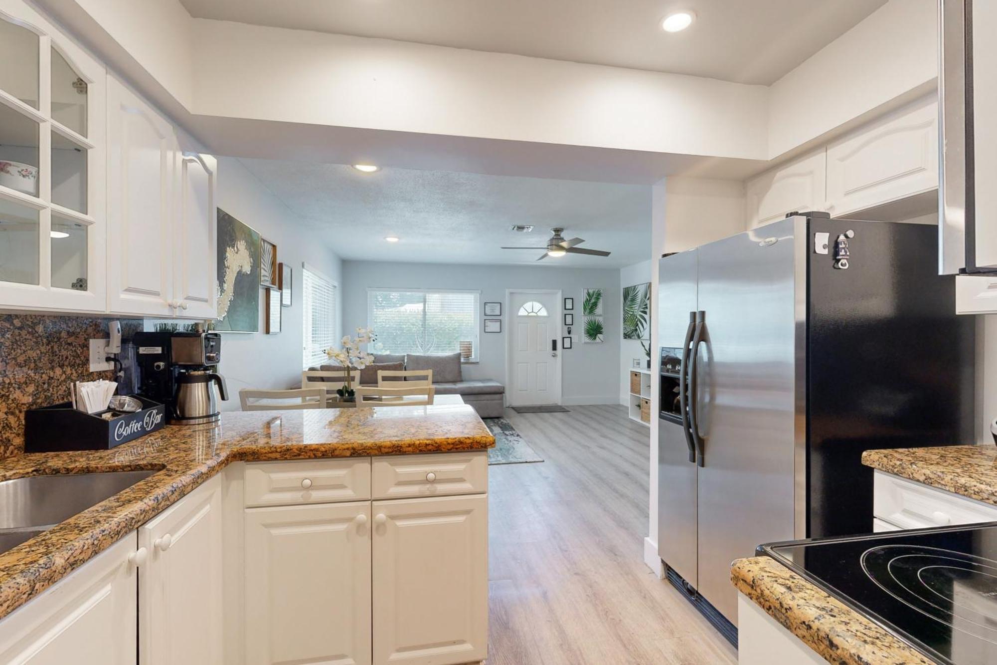 The Manors Waterfront Oasis Apartment *