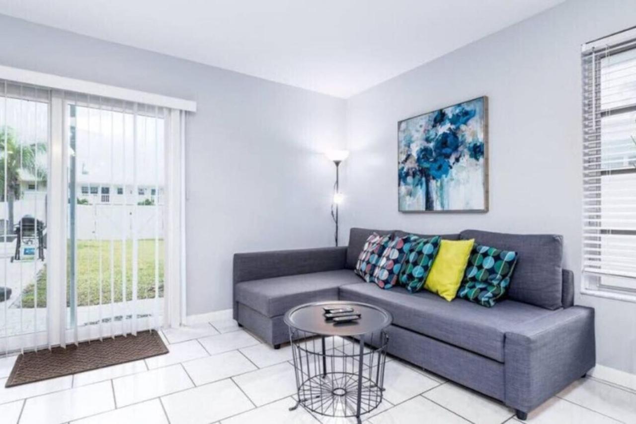 Apartment Cozy Getaway With Pool And Putting Unit 2 Fort Lauderdale