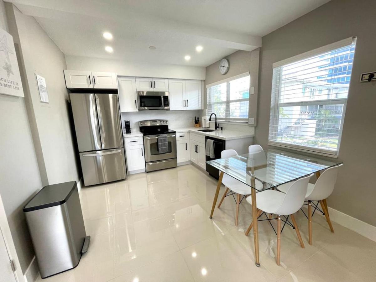 Renovated Intercoastal 2bdrm 1 Bath Walk To Holiday home Fort Lauderdale