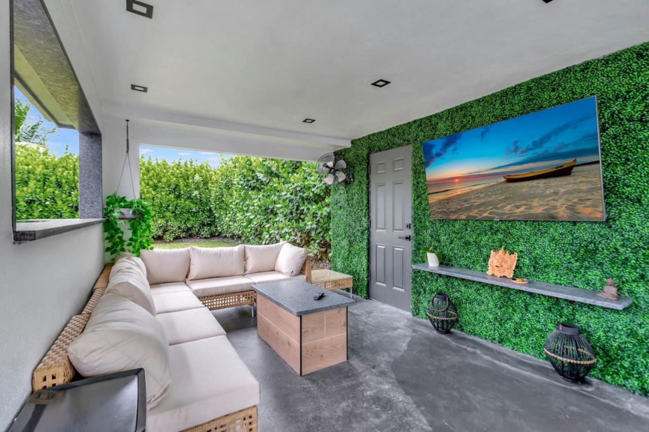 Holiday home Lovely 2br 2ba Modern Flat With Vibrant Backyard Fort Lauderdale