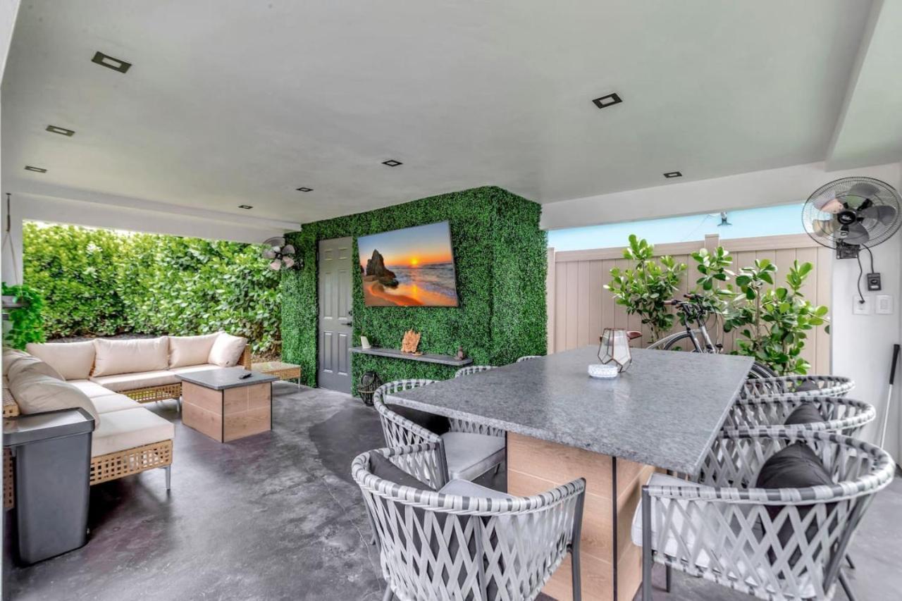 Lovely 2br 2ba Modern Flat With Vibrant Backyard Holiday home Fort Lauderdale